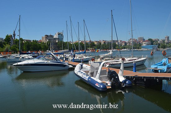 Constanta - portul Tomis 00032 La Constanța