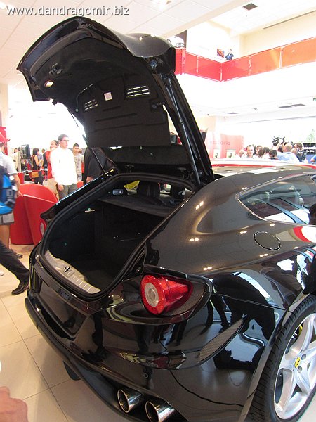 00101 Ferrari lanseaza FF in Romania