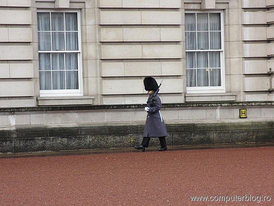 Buchingham Palace Buchingham Palace Londra 2012: Downing St., Westminster, Buckingham Palace