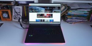 Asus ROG Strix SCAR 18 (2064)