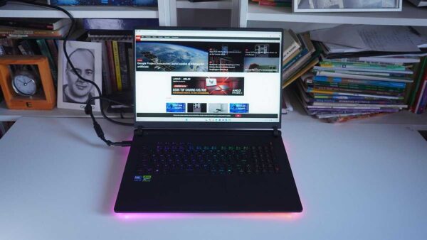 Asus ROG Strix SCAR 18 (2064)